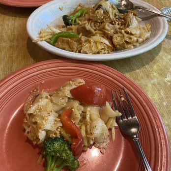 Golden Singha Thai Cuisine - Phad Kee Mao Dinner Vegetarian - Thai Near Me - Seattle, Washington Golden Singha Thai Cuisine - Phad Kee Mao Dinner Vegetarian - Thai Near Me - Seattle, Washington