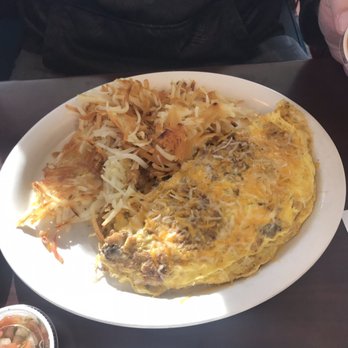 Mom's Kitchen - Mexican omelette & hash browns - American Near Me - Olathe, Kansas