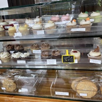 Endulge Cupcake Boutique - Cupcakes Near Me - Atlanta, Georgia Endulge Cupcake Boutique - Cupcakes Near Me - Atlanta, Georgia