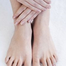 Hand's up! Fingernagelstudio - Neben der Hand-und Nagelkosmetik biete ich Ihnen eine wohltuende kosmetische Pediküre an