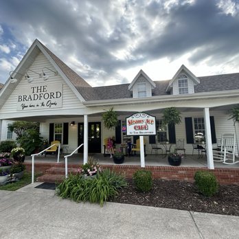 Steamy Joe Cafe - Branson - The Bradford - Cafes Near Me - Branson, Missouri