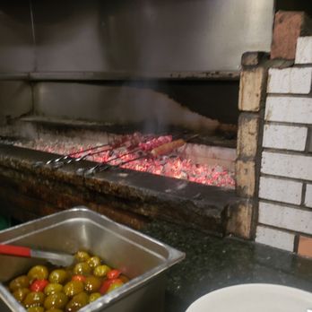 Santarpio's Pizza - Pizza Near Me - Boston, Massachusetts Santarpio's Pizza - Pizza Near Me - Boston, Massachusetts