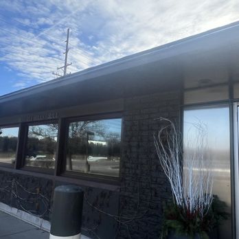 Beverly Hills Grill - Outside - American Near Me - Beverly Hills, Michigan