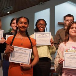 Shining Light Academy - We encourage our students to reach new academic heights.