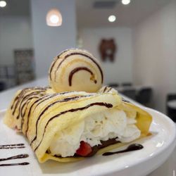 Hey Sweeties - Crepe with Nutella and fruits