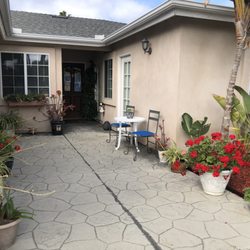 San Marcos Cottage - Front court yard