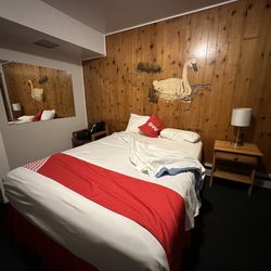 Silver Spur Motel - Room