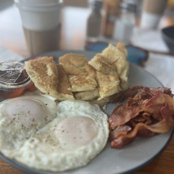 Laurel Cafe - Yummy pancakes - Breakfast & Brunch Near Me - San Antonio, Texas