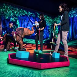 Farbrausch 3D Schwarzlicht Minigolf