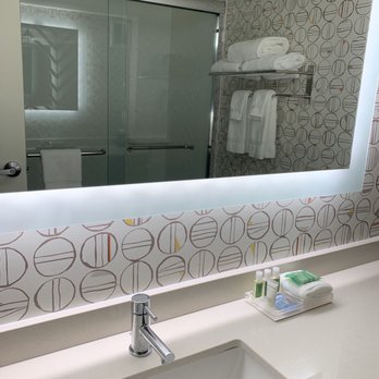 Holiday Inn - Big showers! - Hotels Near Me - Wilsonville, Oregon Holiday Inn - Big showers! - Hotels Near Me - Wilsonville, Oregon