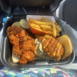 Dave's #3 1 Tender & 1 Slider w/ Fries