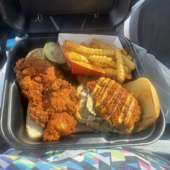 Dave's Hot Chicken - Dave's #3 1 Tender & 1 Slider w/ Fries - Chicken Shop Near Me - Chesapeake, Virginia