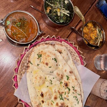 Khan Saab Desi Craft Kitchen - Palak Paneer, Aloo Gobi, Dal Bhukara, Garlic Naan - Pakistani Near Me - Fullerton, California