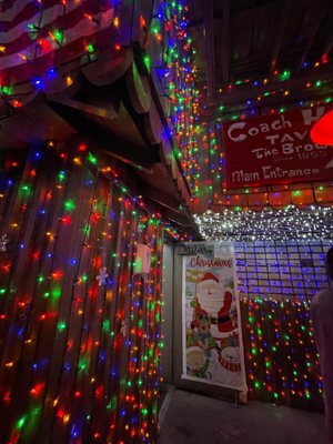 Coach House Entertainment by null