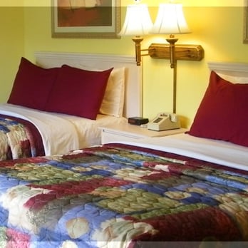 Golden Manor Inn - Two Queen Size Bed Rooms - Hotels Near Me - Muldraugh, Kentucky Golden Manor Inn - Two Queen Size Bed Rooms - Hotels Near Me - Muldraugh, Kentucky
