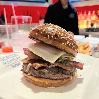 Gordon Ramsay Burger Las Vegas - Truffle burger - Burgers Near Me - Las Vegas, Nevada Gordon Ramsay Burger Las Vegas - Truffle burger - Burgers Near Me - Las Vegas, Nevada