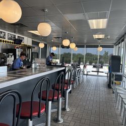 Waffle House - Dining area