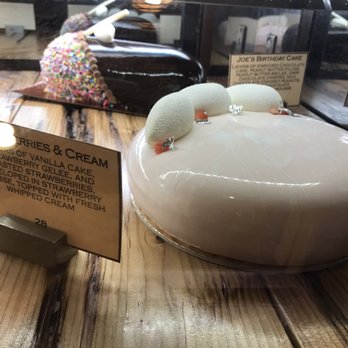 Apple Pie Bakery Café - Bakeries Near Me - Hyde Park, New York