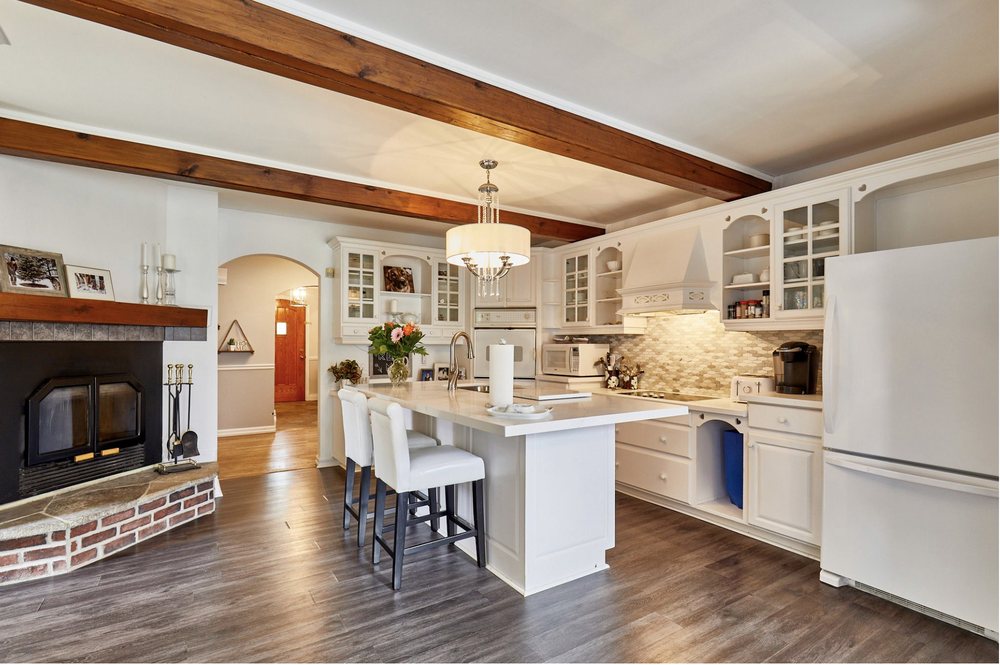 TUDOR PINES BED & BREAKFAST Updated August 2024 Request a Quote 19 Photos 21400 Brunon