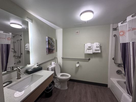 La Quinta Inn & Suites by Wyndham New Orleans Downtown by null