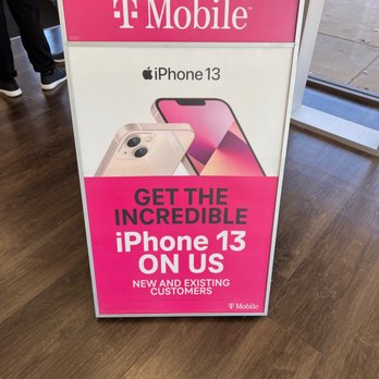 T-Mobile Experience Store - Mobile Phones Near Me - Irving, Texas