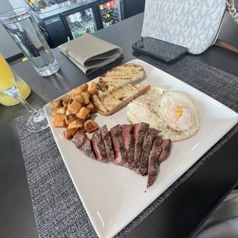 Linear Restaurant - New American Near Me - Grand Rapids, Michigan