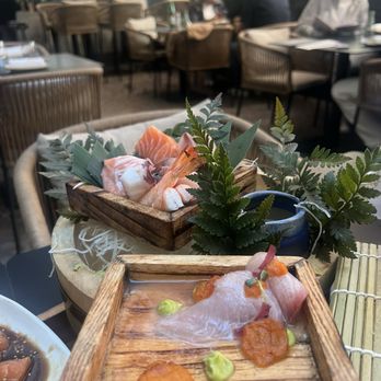 Osaka - Salmon and more salmon - Nikkei Near Me - Buenos Aires, C