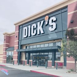 DICK'S Sporting Goods - Business entrance