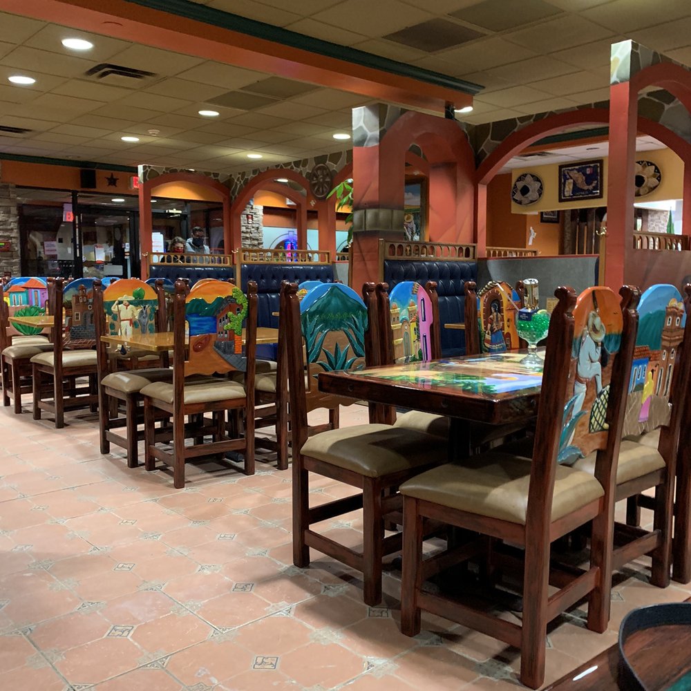 Los Gallos Mexican Grill - tables and chairs - Mexican Near Me - Rochester, New York Los Gallos Mexican Grill - tables and chairs - Mexican Near Me - Rochester, New York