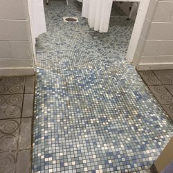 Tennova Family YMCA - Super old and dirty locker room floors... wouldn't walk on barefoot