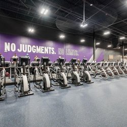 Crunch Fitness - Tucker