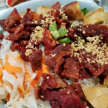 iPho by Saigon - grilled pork and eggroll vermicelli - Vietnamese Near Me - Saint Paul, Minnesota