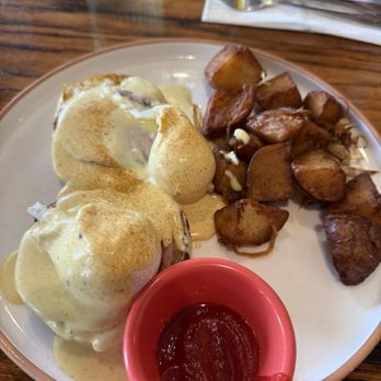 Farmer's Table - Chula Vista - Classic Benedict with potato - New American Near Me - Chula Vista, California