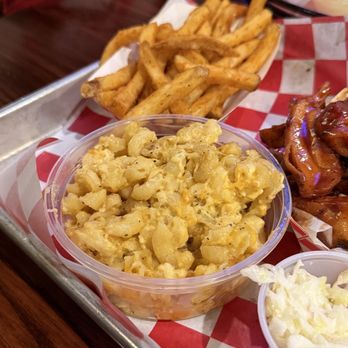 Wilma's Famous BBQ & Tavern - Mac & Cheese - Barbeque Near Me - Chicago, Illinois Wilma's Famous BBQ & Tavern - Mac & Cheese - Barbeque Near Me - Chicago, Illinois