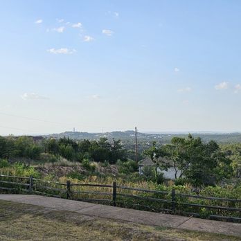 Mountain Star Lodge - Beautiful view - Hotels Near Me - Austin, Texas