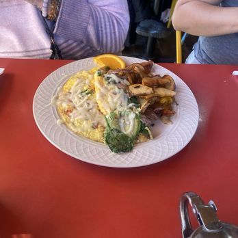 DeDe’s Farmhouse Cafe - Breakfast & Brunch Near Me - Parowan, Utah DeDe’s Farmhouse Cafe - Breakfast & Brunch Near Me - Parowan, Utah