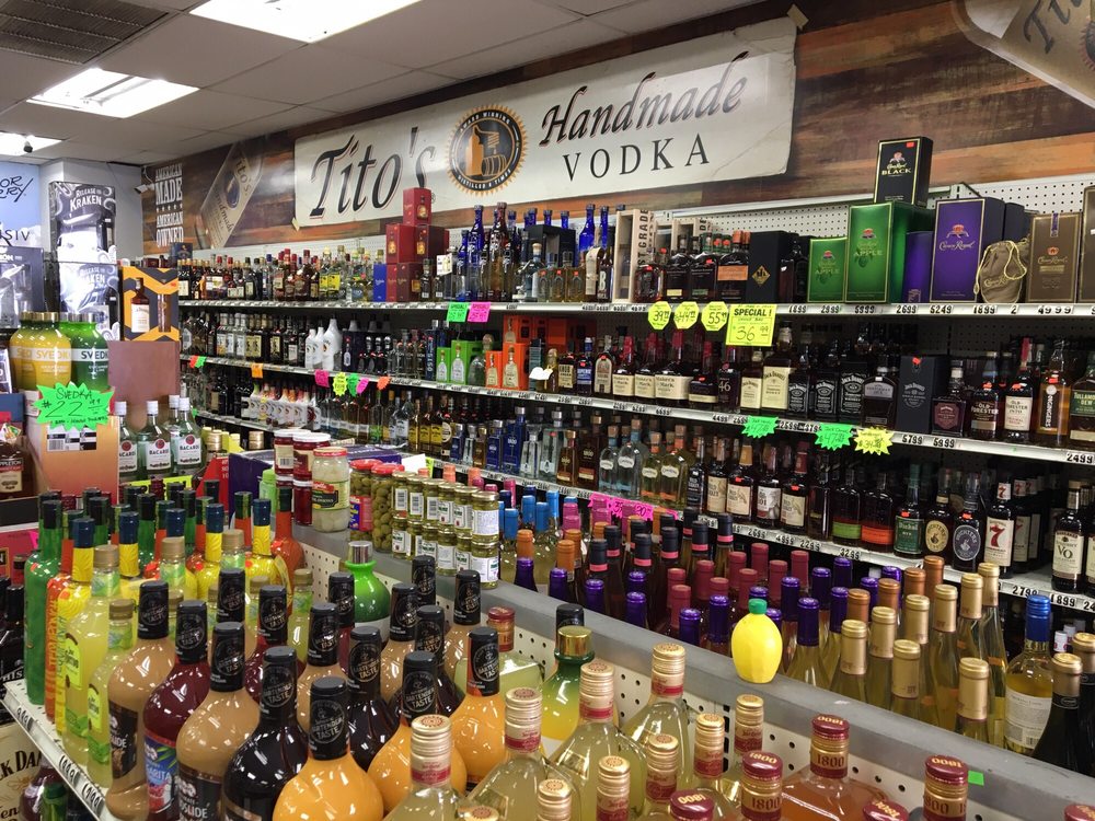 FORUM LIQUORS Updated September 2024 16 Photos 1681 Forum Pl