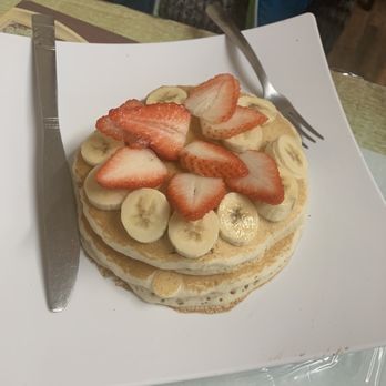 Cafe Mi Familia - Pancakes con fruta - Mexican Near Me - Mission, Texas Cafe Mi Familia - Pancakes con fruta - Mexican Near Me - Mission, Texas