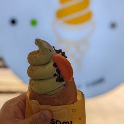 Somisomi - Ahboong with matcha & sesame swril