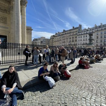 Le Panthéon - Yes, the lines are still wrapped around the block - Landmarks & Historical Buildings Near Me - Paris, 75 Le Panthéon - Yes, the lines are still wrapped around the block - Landmarks & Historical Buildings Near Me - Paris, 75