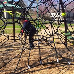 Valleybrook Park - Spider's web climbing jungle gym