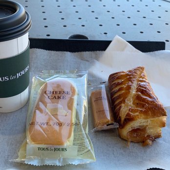 Tous Les Jours - Lavender latte with pastries - Bakeries Near Me - Winter Park, Florida Tous Les Jours - Lavender latte with pastries - Bakeries Near Me - Winter Park, Florida