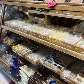 Fugetsu-Do - Candy Stores Near Me - Los Angeles, California Fugetsu-Do - Candy Stores Near Me - Los Angeles, California