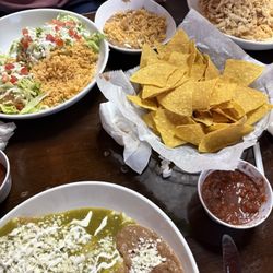 Los Arrieros - Enchiladas Verdes / Green Enchiladas, Arroz con Pollo / Rice with Chicken, Chipotle Burrito