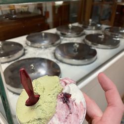 W a b i ::: G e l a t o - Pistachio and amarena