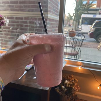 Alif Cafe - Strawberry lassi while we wait for the order - Pakistani Near Me - Glens Falls, New York