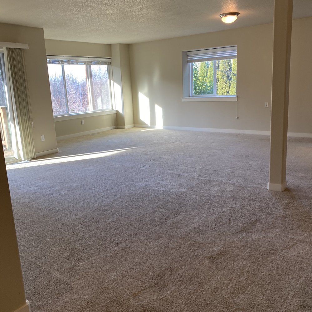 Husky Carpet Cleaning - Clean carpet - Carpet Cleaning Near Me - Clackamas, Oregon