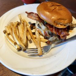 J.C. Fogarty's - Bronco Burger