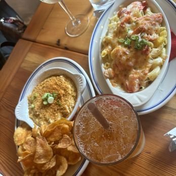 Red Hook Lobster Pound - Hot Crab Dip, Lobster Mac, Arnold Palmer - Seafood Near Me - Brooklyn, New York