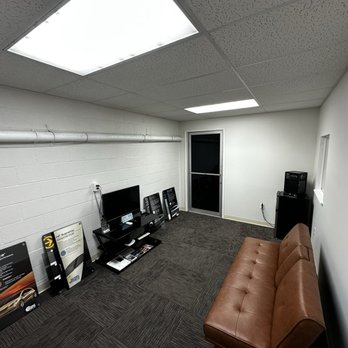 Tintwerks - Our waiting room with AC and TV! - Home Window Tinting Near Me - Honolulu, Hawaii Tintwerks - Our waiting room with AC and TV! - Home Window Tinting Near Me - Honolulu, Hawaii